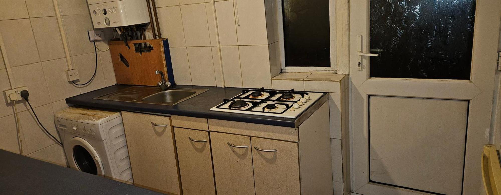 No Frills & Nothing Fancy 1 Bed Studio City Centre 卡迪夫 外观 照片