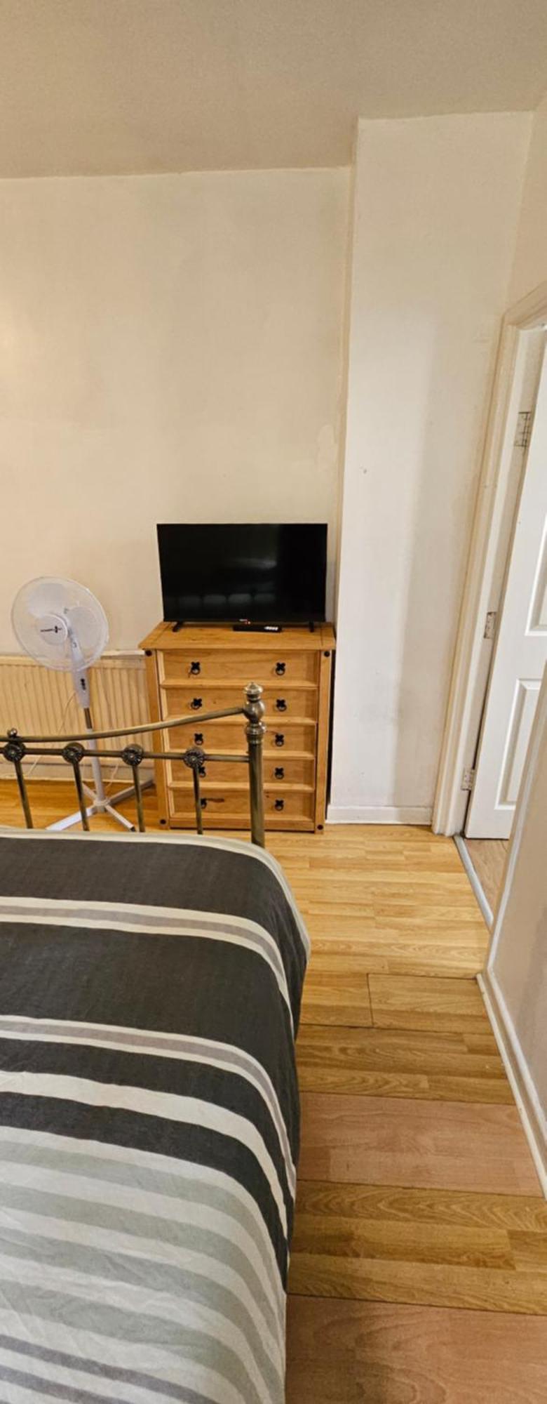 No Frills & Nothing Fancy 1 Bed Studio City Centre 卡迪夫 外观 照片